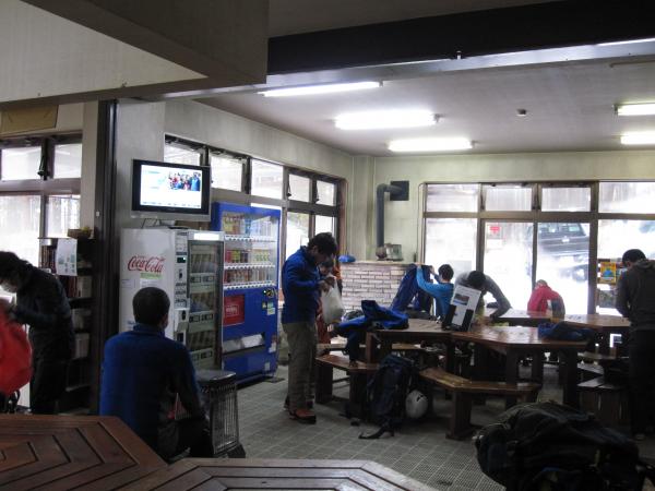 美濃戸口までバスにて　年末年始の登山客でいっぱい